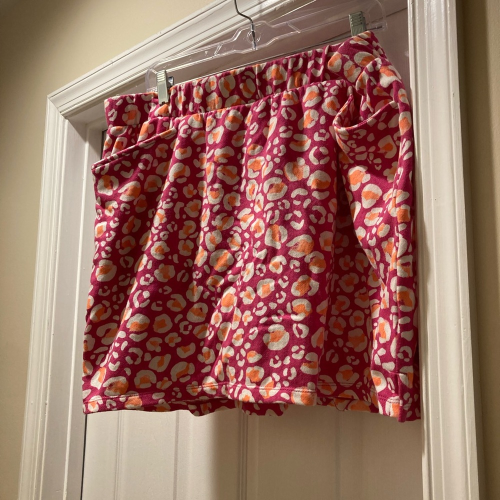 Kim Rogers Bright Pink & Orange Leopard-Style Mini Skort. French terry fabric.